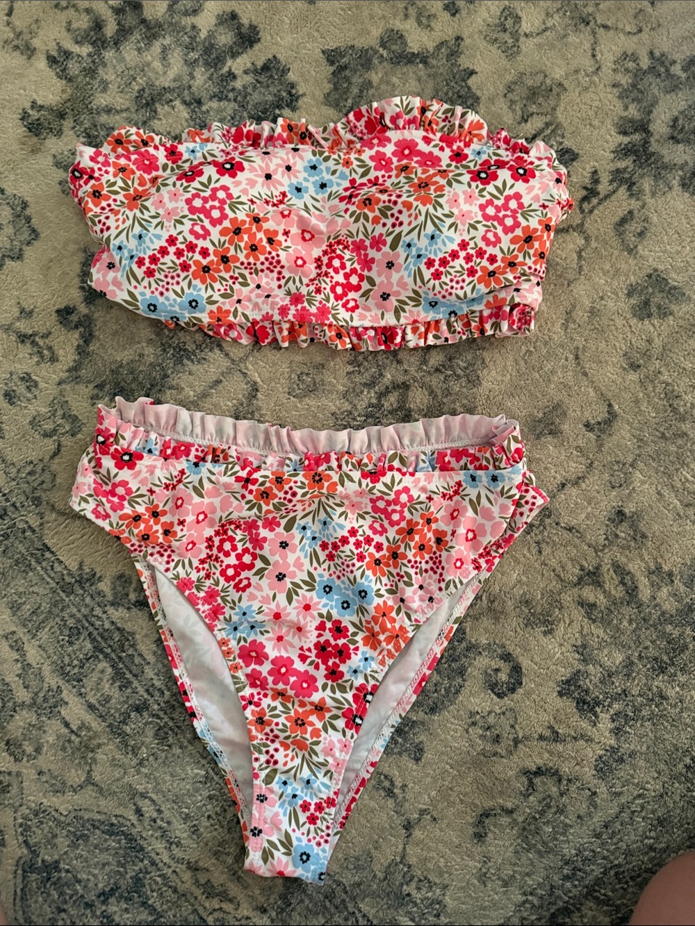 Women’s Floral Two-Piece Swim Set • L